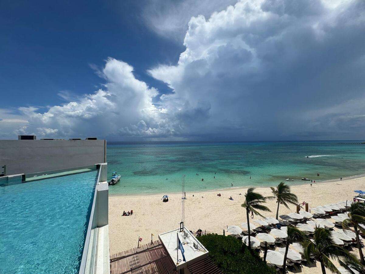 Ocean Front! Amazing Rooftop Pool, Walk To Fifth! * Playa del Carmen