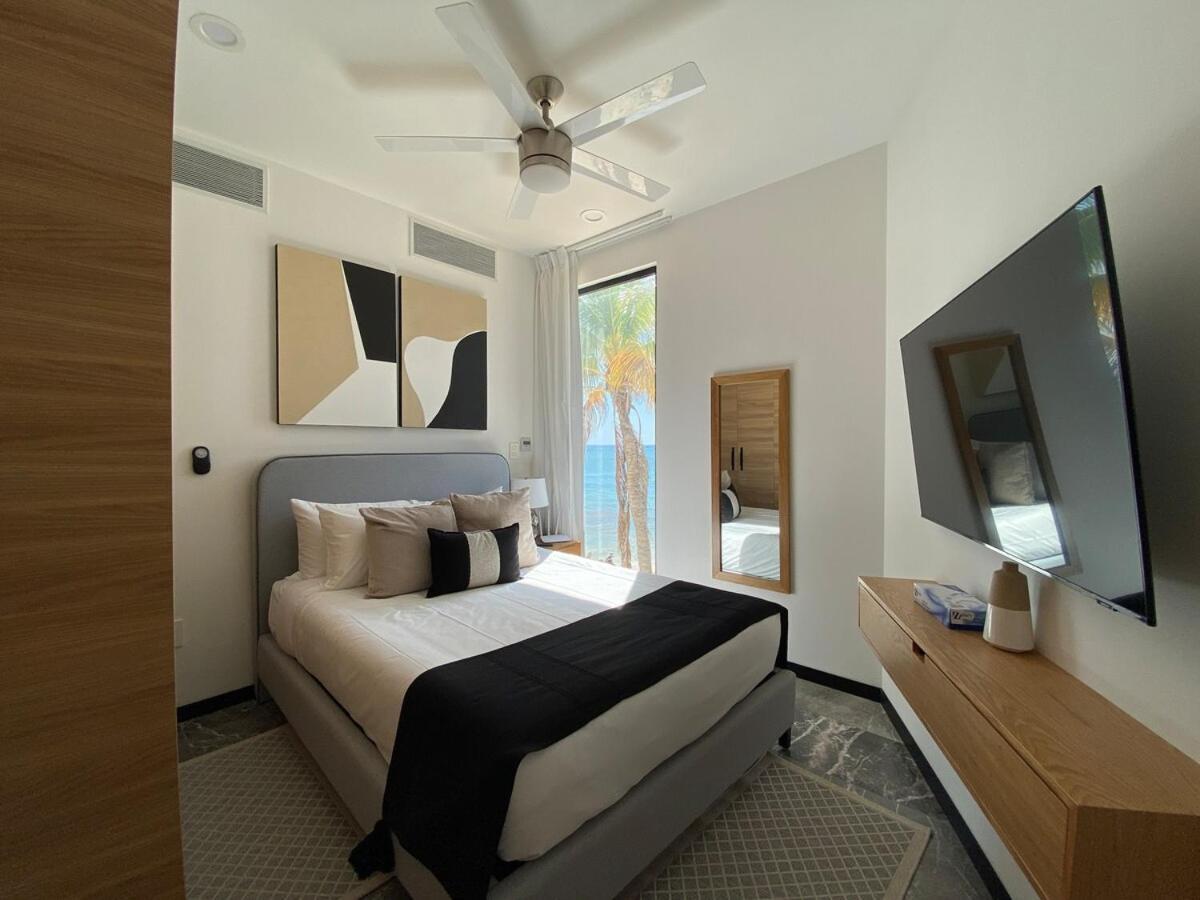 Ocean Front! Amazing Rooftop Pool, Walk To Fifth! Căn hộ Playa del Carmen