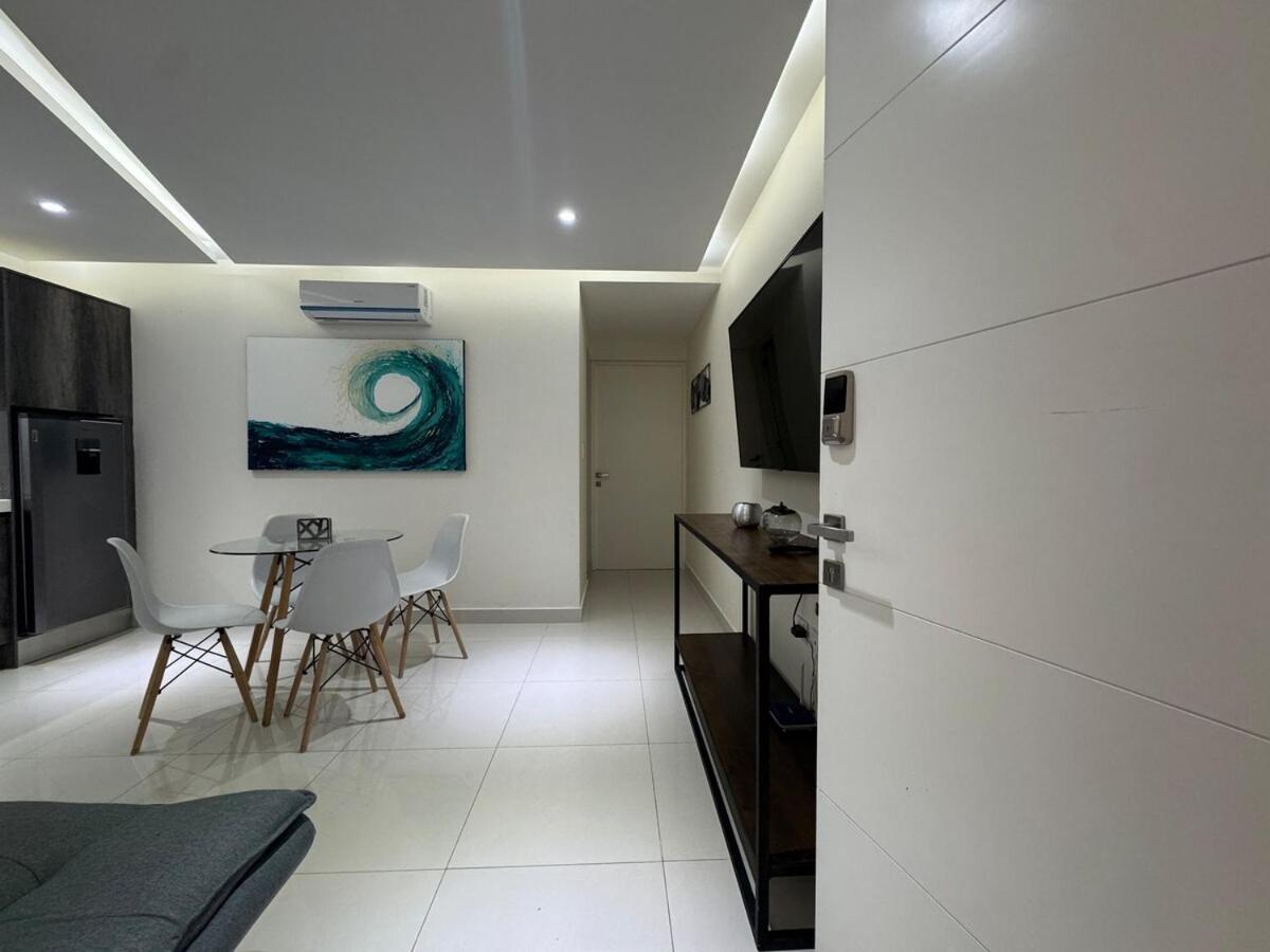 Comfy One Bedroom Near The And 5th Ave Apartment