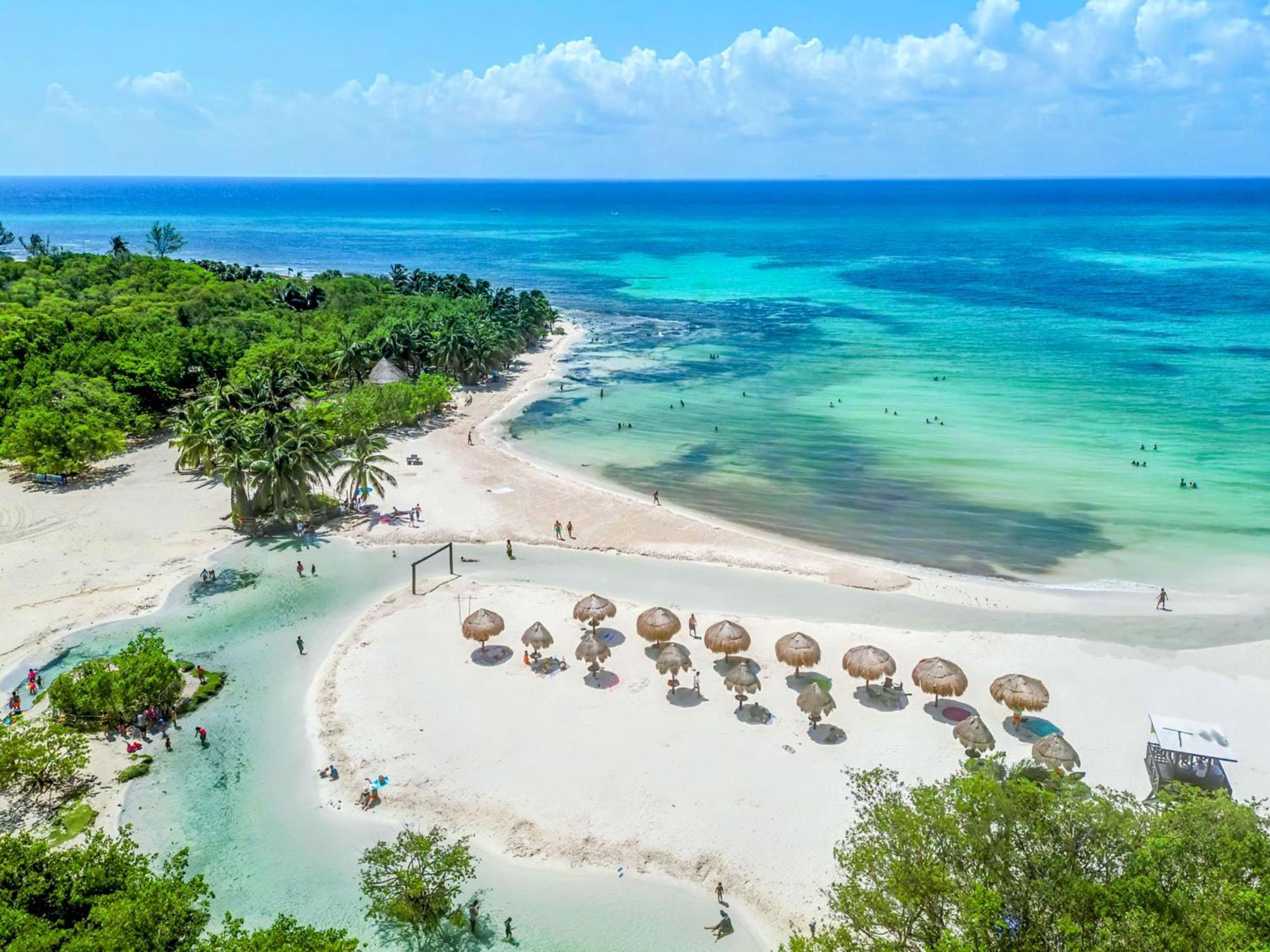 B3 Romantic Beachside Escape Paris Theme Memory Foam King Bed Kitchen Ac * Playa del Carmen