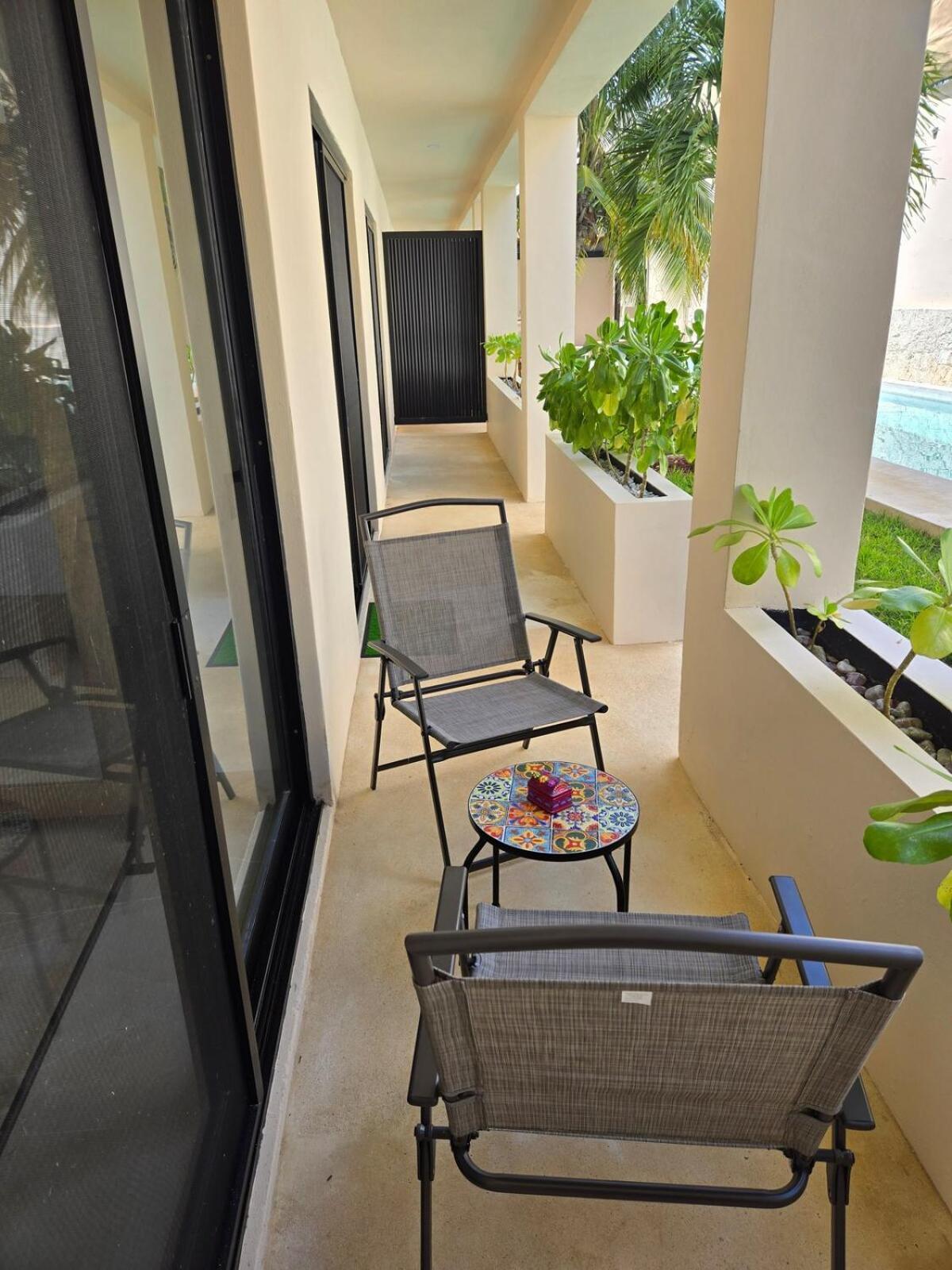 Rooftop Pool And Access Apartment