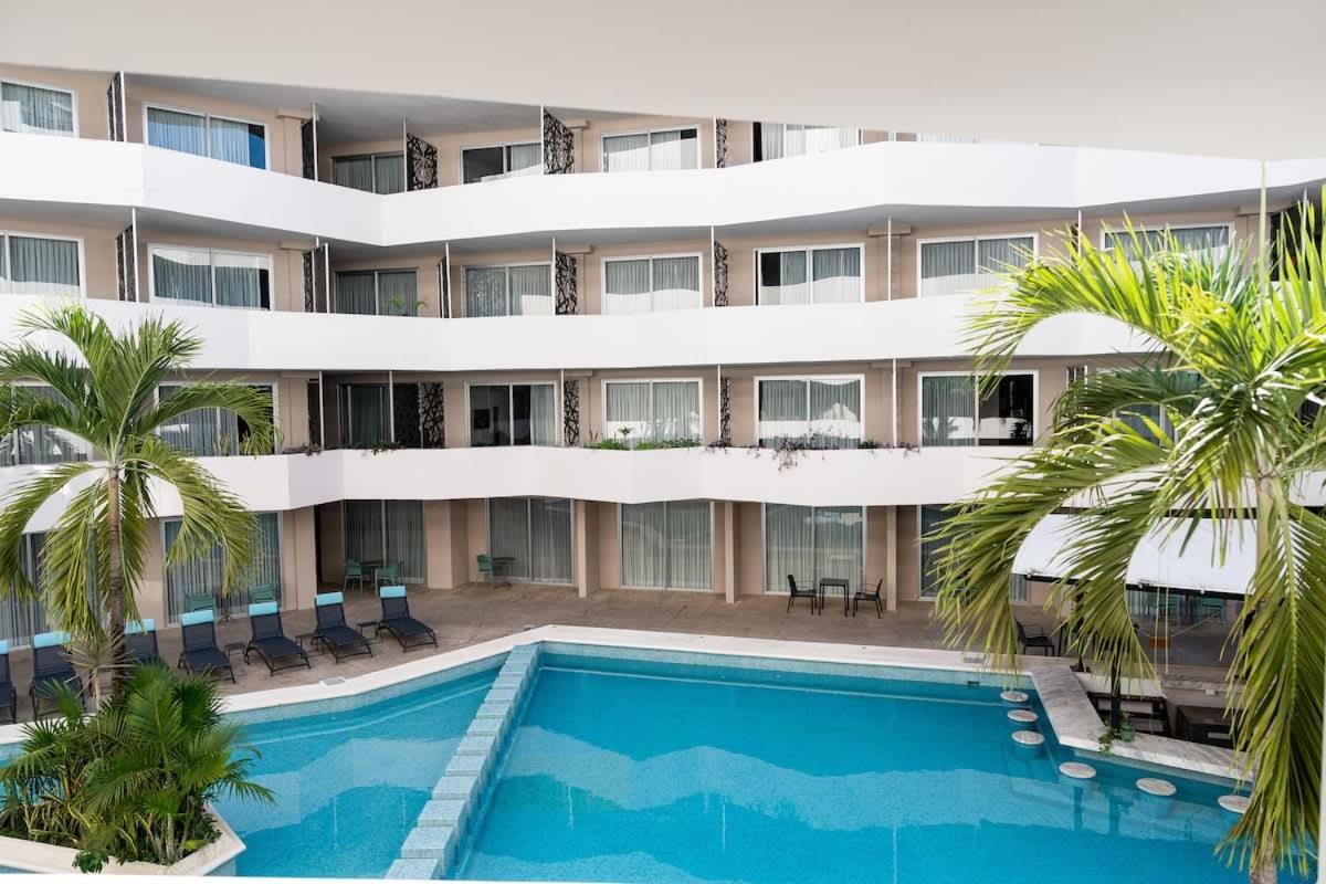 Large With Working Space 100m From 5th Ave *