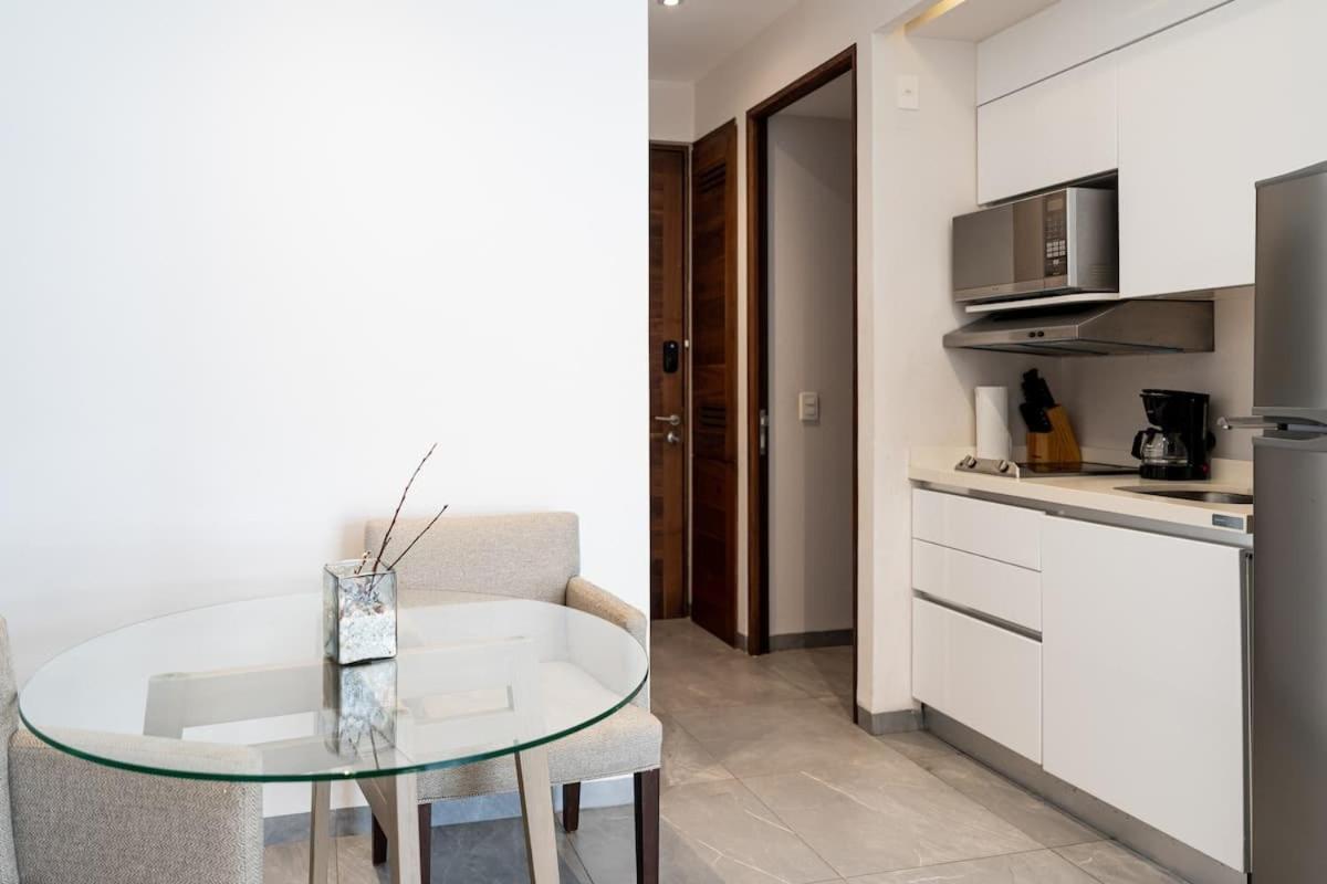 Large With Working Space 100m From 5th Ave Apartment *