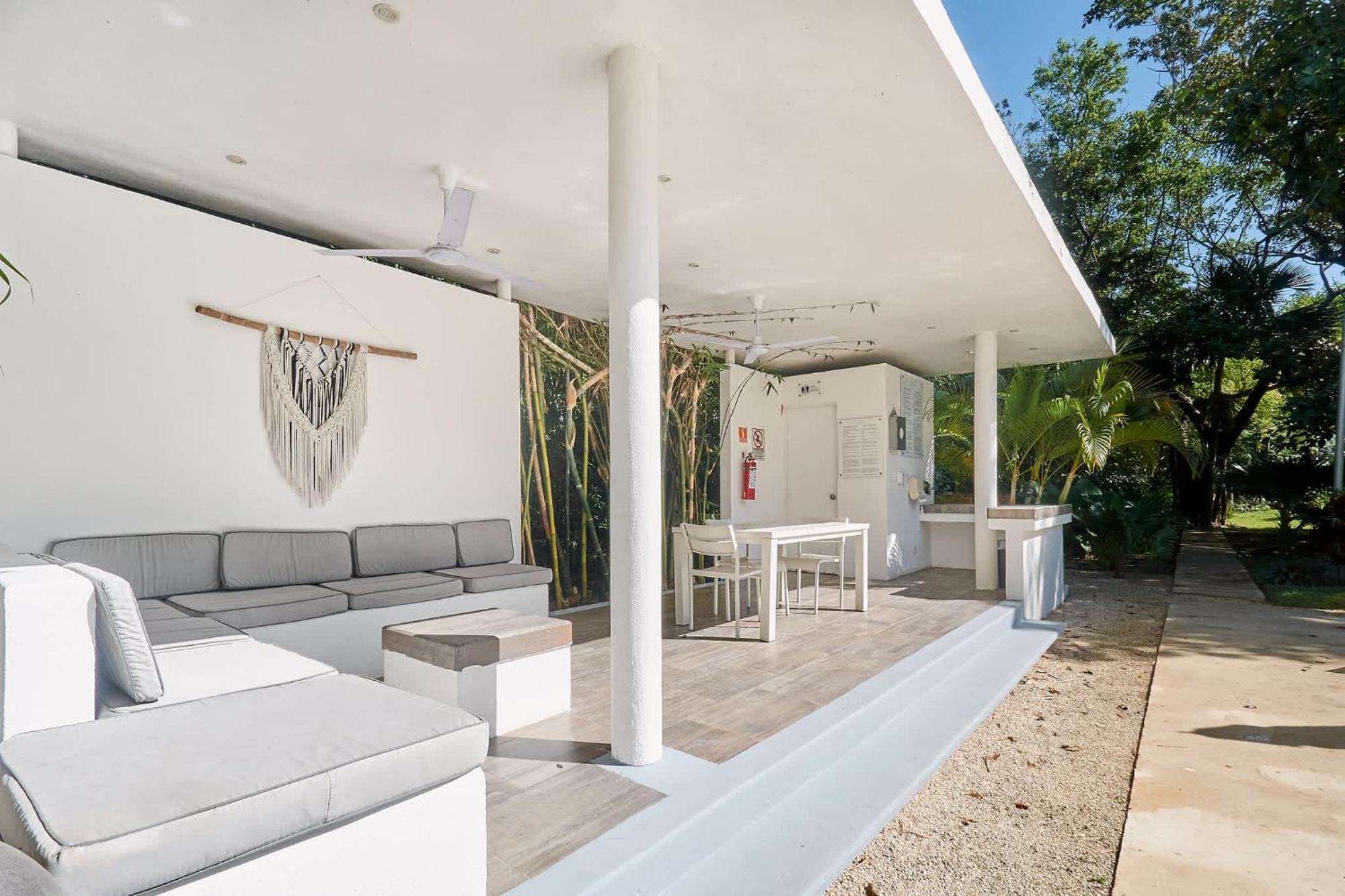 Tranquil With Pool Private Terrace And Bbq Apartment