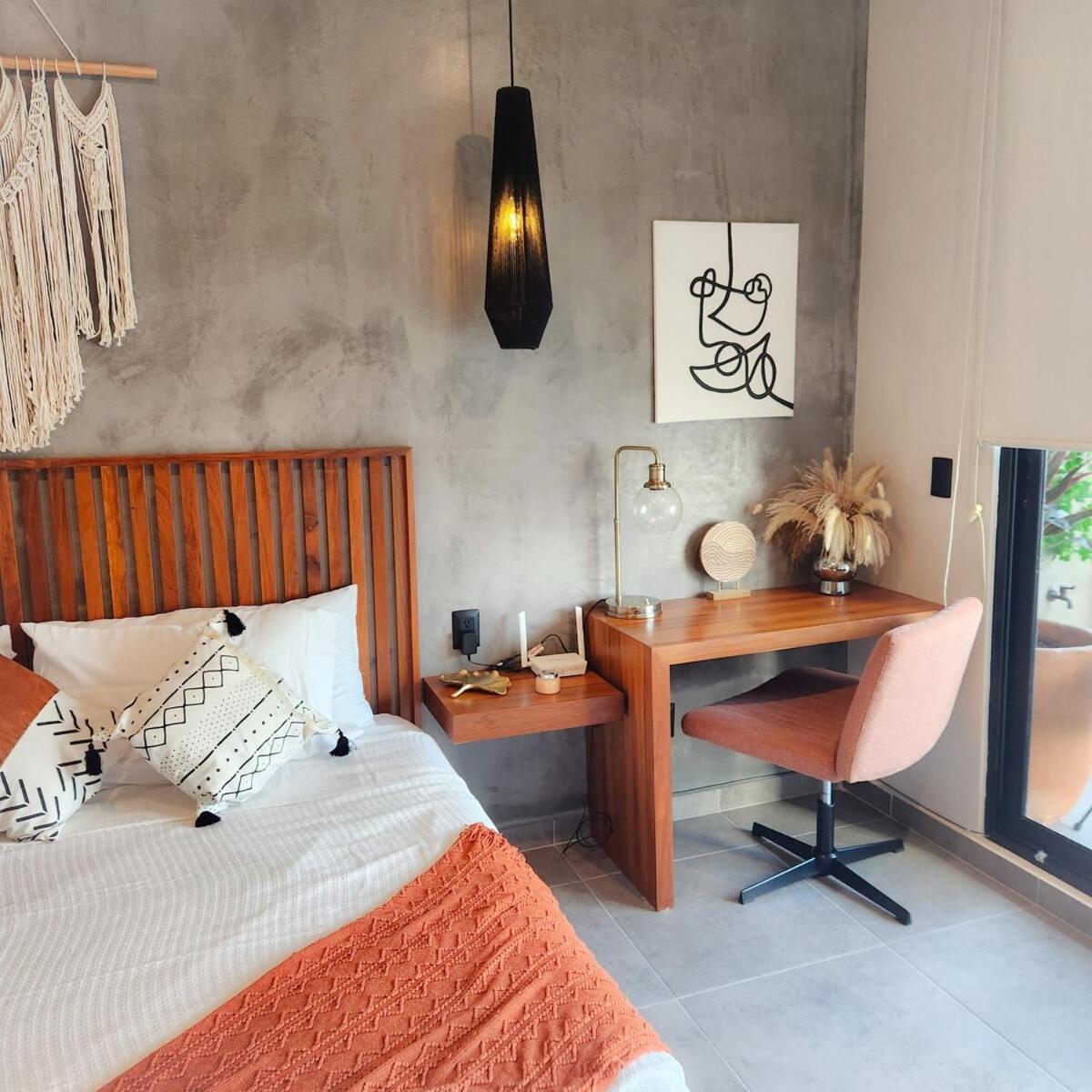 Boho Chic Steps To 5th Ave King Bed Wifi Rooftop Pool * Playa del Carmen