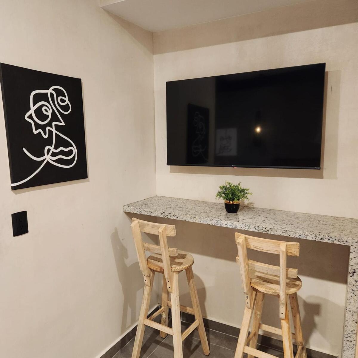 Boho Chic Steps To 5th Ave King Bed Wifi Rooftop Pool Playa del Carmen