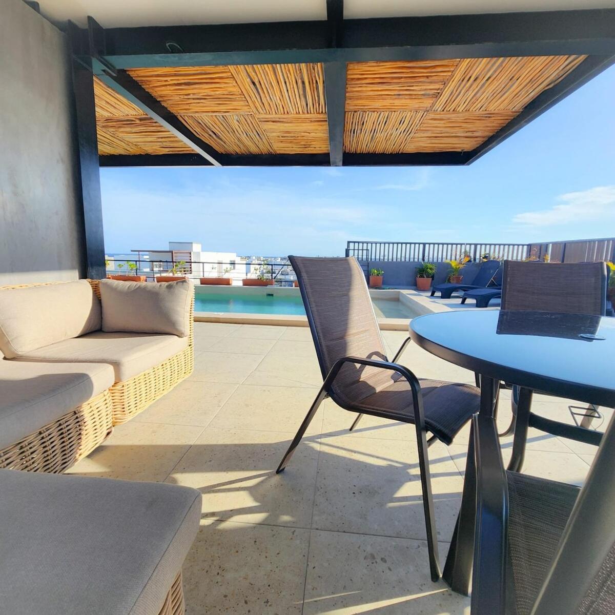 Boho Chic Steps To 5th Ave King Bed Wifi Rooftop Pool * Playa del Carmen