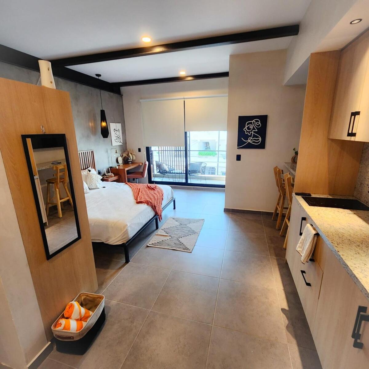 Boho Chic Steps To 5th Ave King Bed Wifi Rooftop Pool *