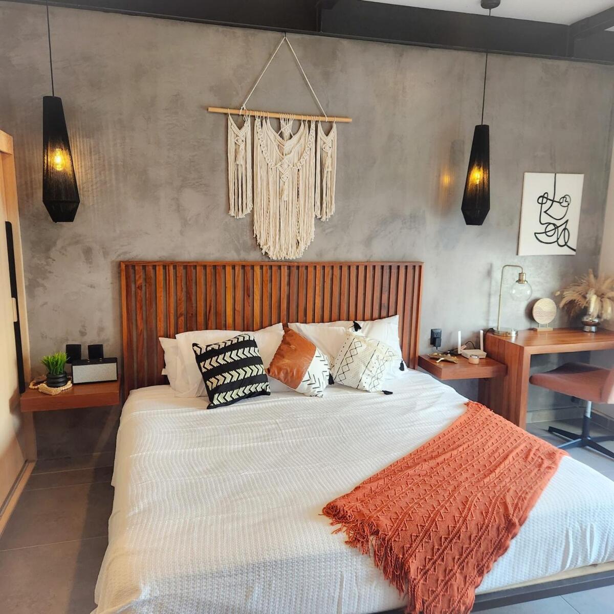 Boho Chic Steps To 5th Ave King Bed Wifi Rooftop Pool Playa del Carmen