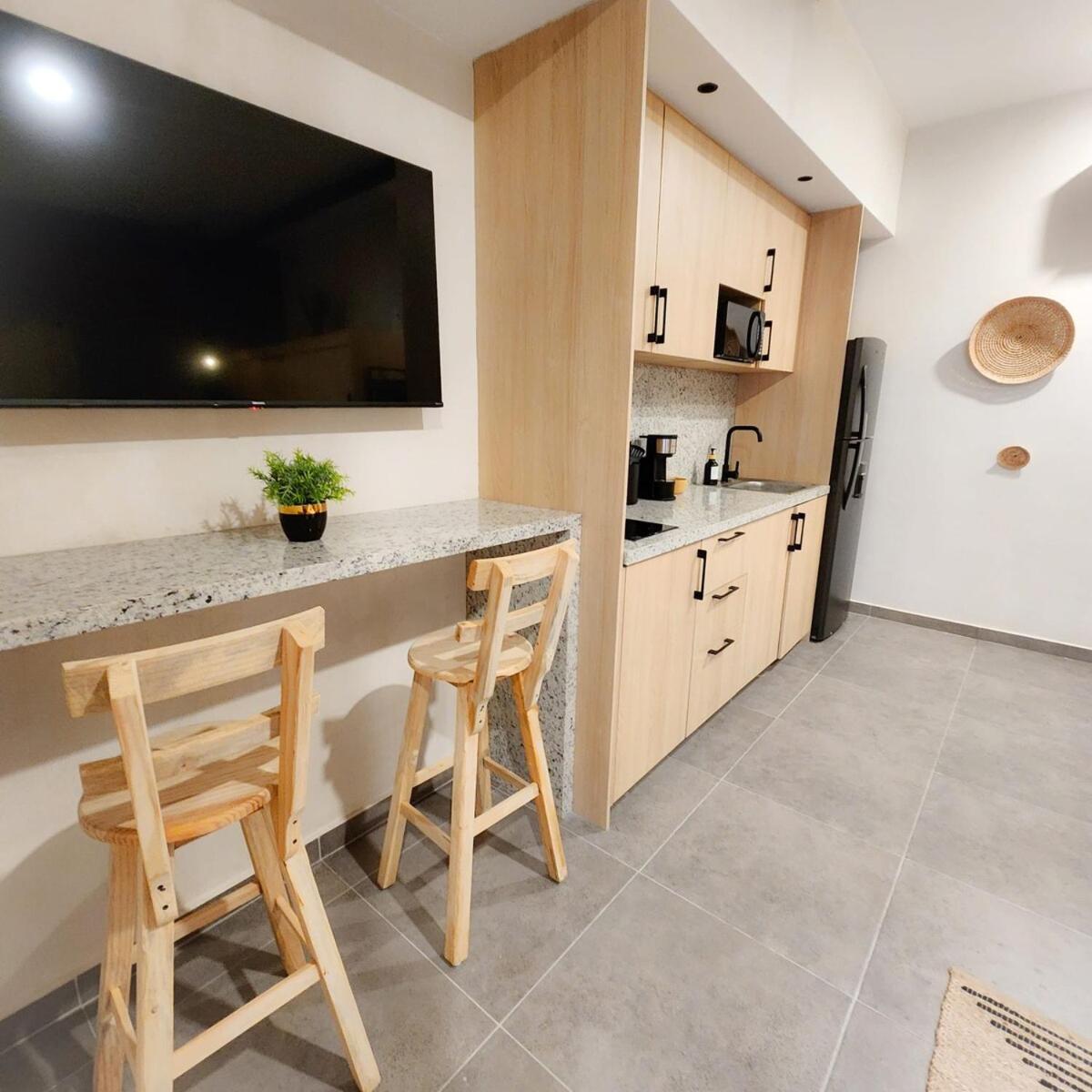 Boho Chic Steps To 5th Ave King Bed Wifi Rooftop Pool Apartamento