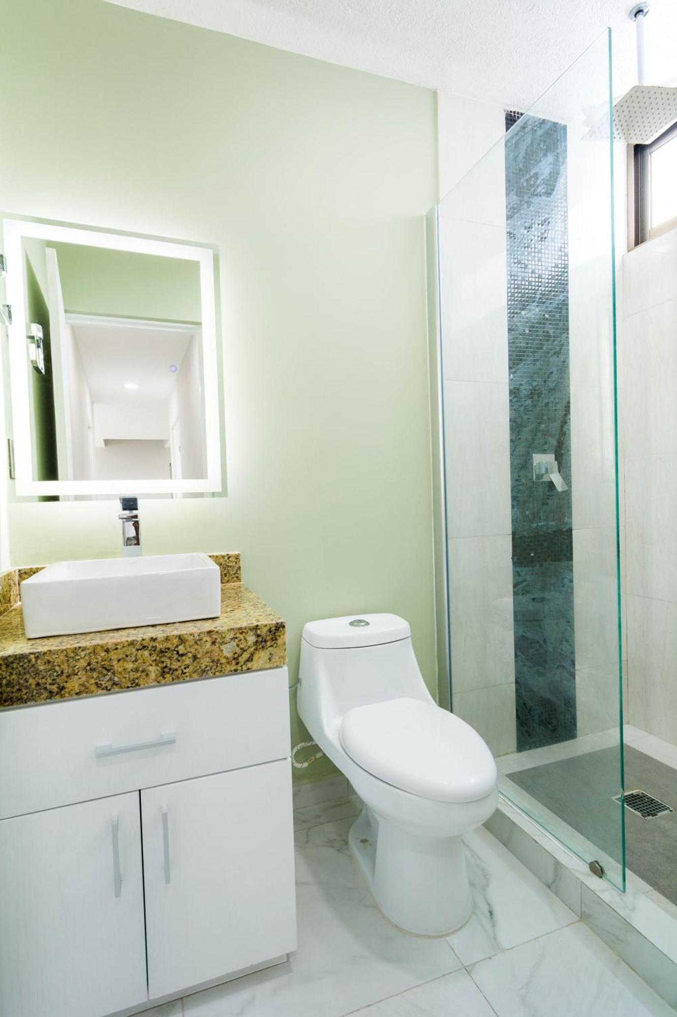 Palmarena & Residences - Long Comfort With Parking, Sauna, Gym & Pool - Steps From 5th Avenue Hotel