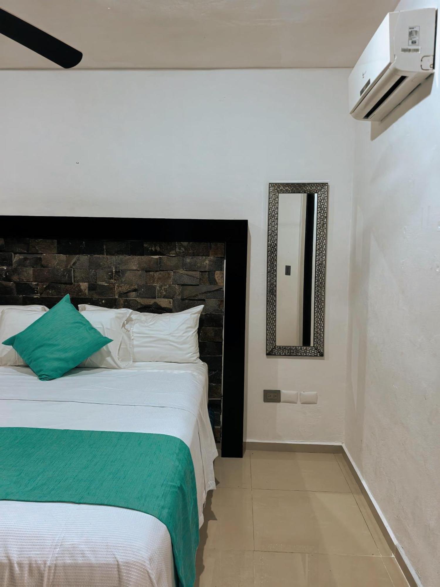 Eden Apartment *