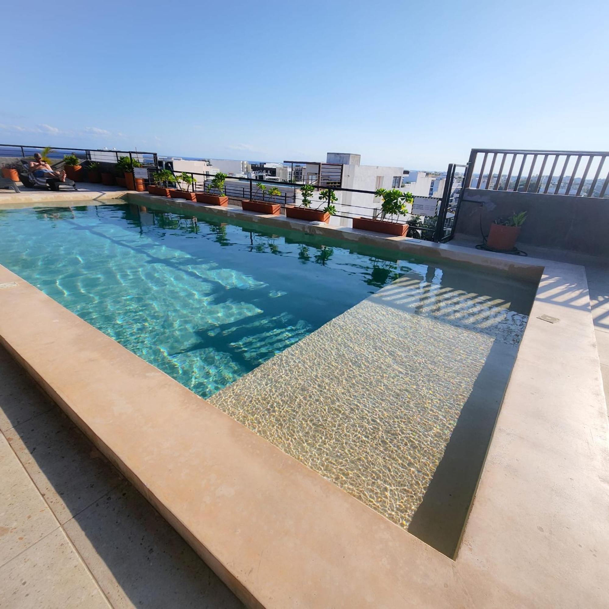 Boho Chic Steps To 5th Ave King Bed Wifi Rooftop Pool * Playa del Carmen