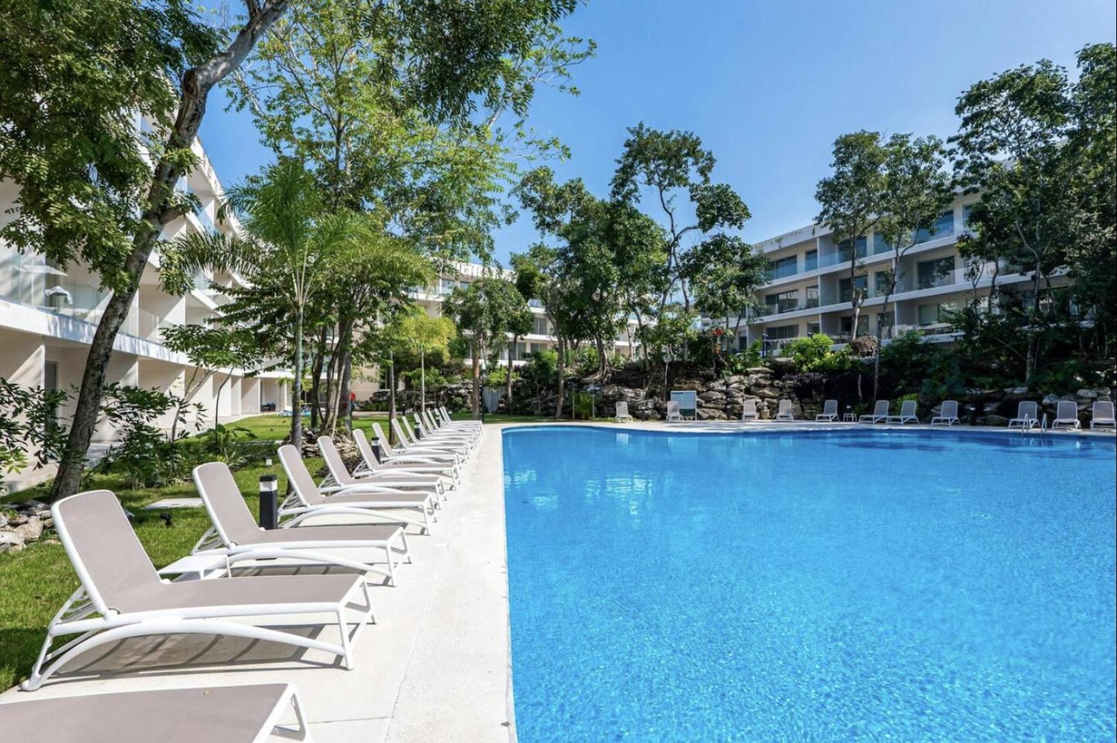Apartamento Modern Playacar With Poolside Views & Nature *