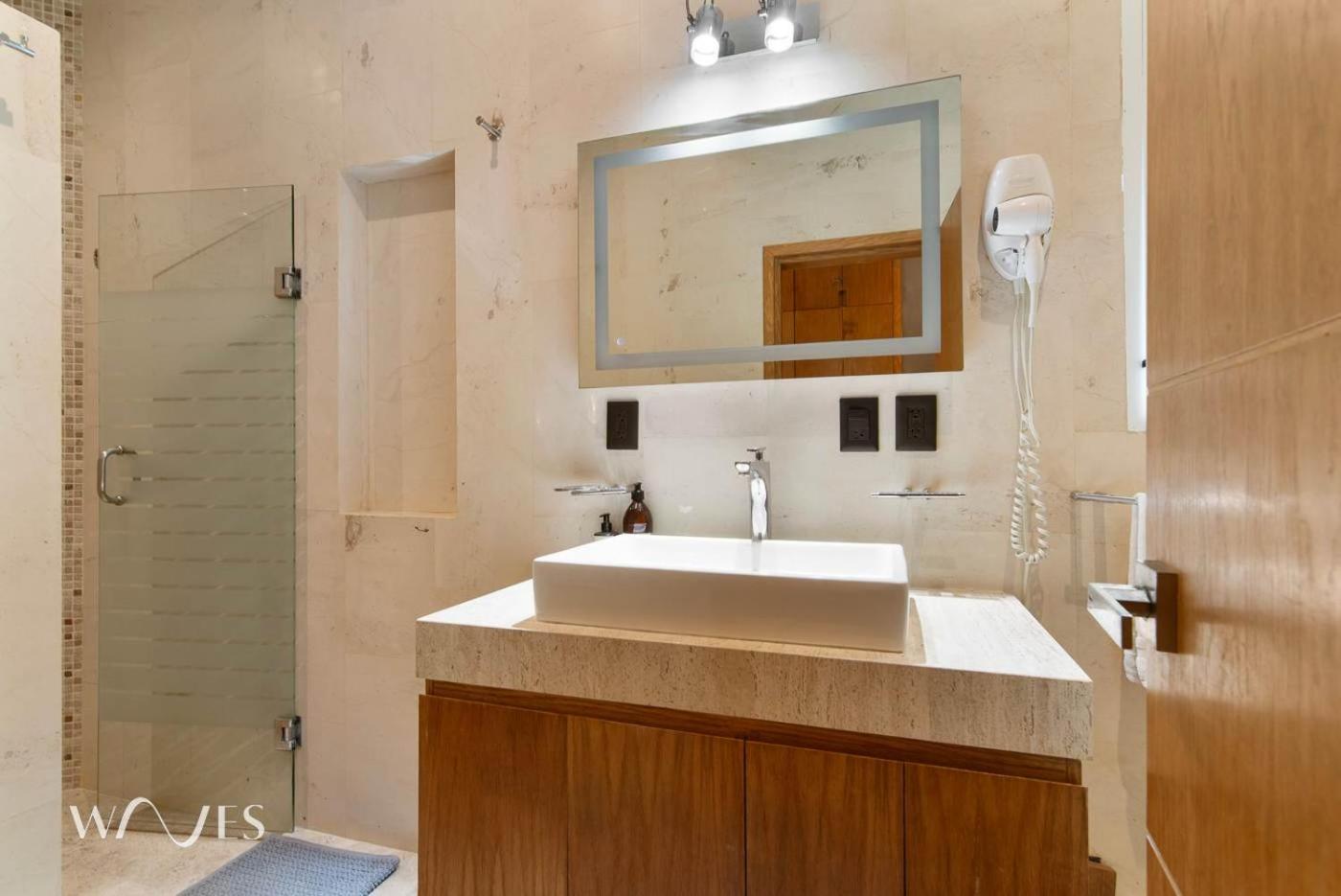 Spot On 5th Ave - 2br With King Beds & Style * Playa del Carmen