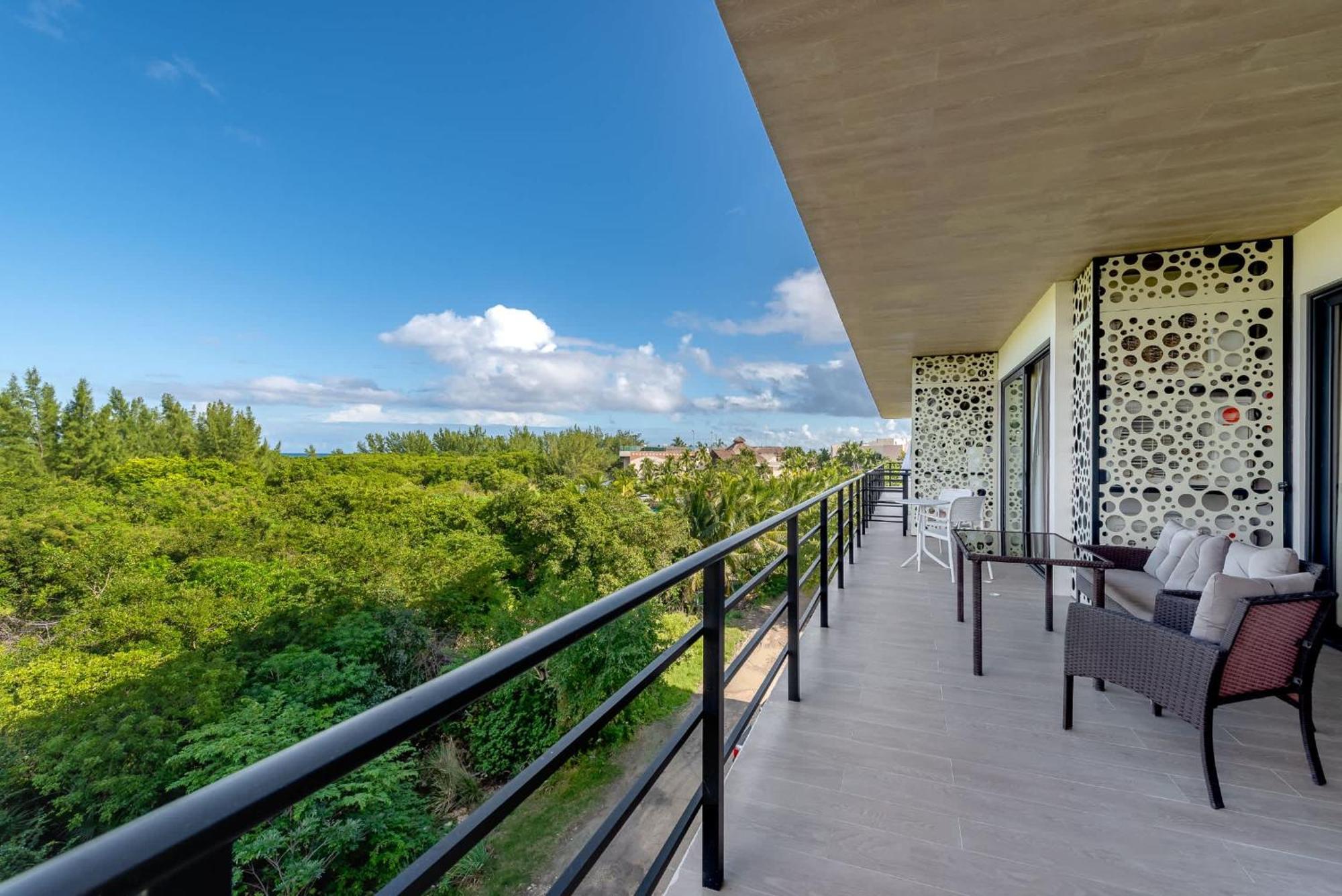 Luxury 2bd 2ba Ocean View 200m From