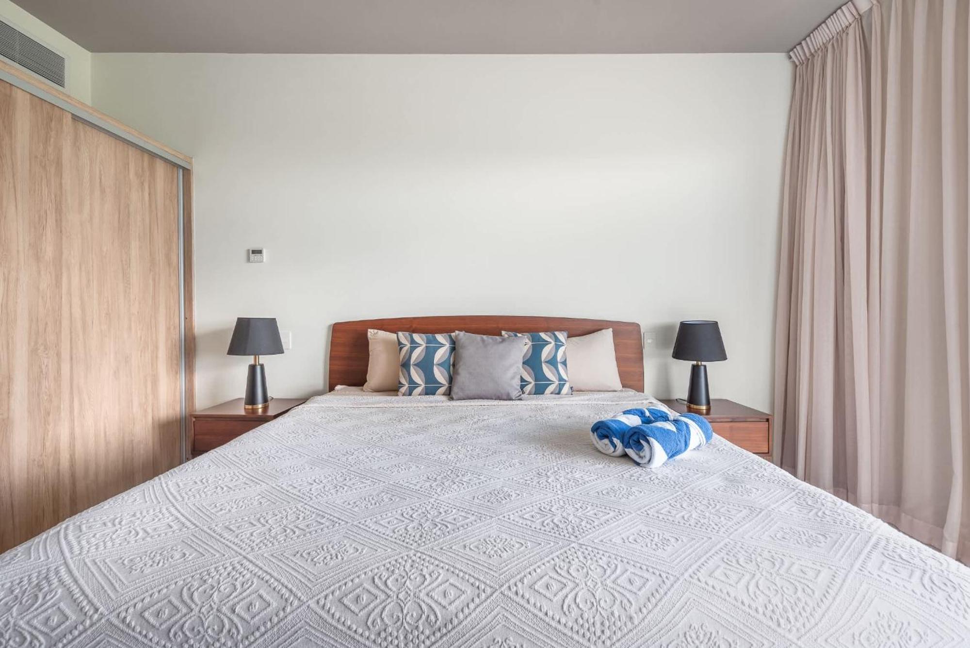 Apartment Luxury 2bd 2ba Ocean View 200m From *