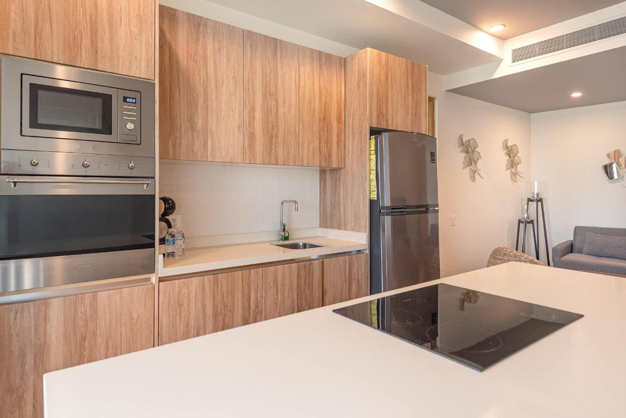 Apartment Luxury 2bd 2ba Ocean View 200m From *