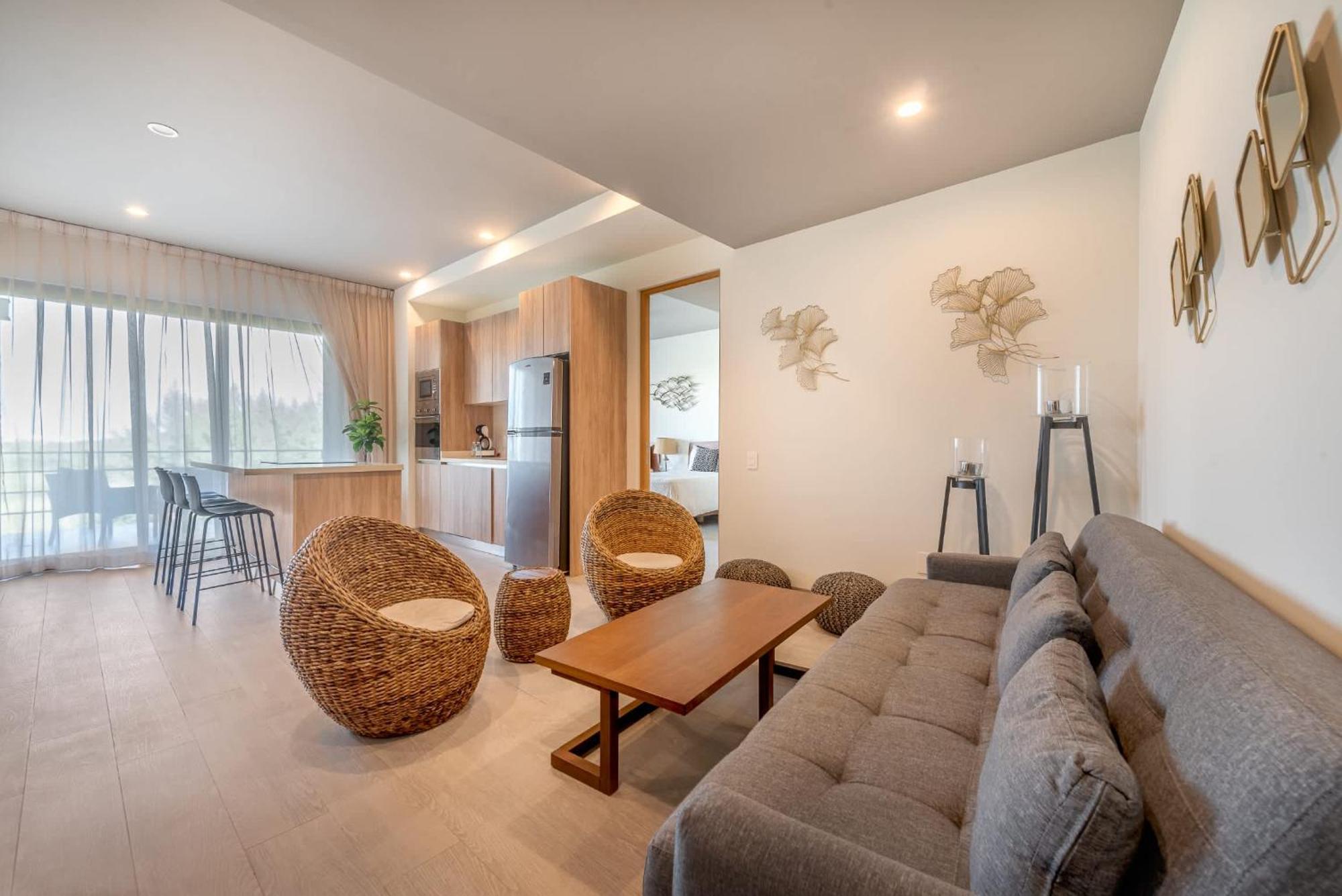 Luxury 2bd 2ba Ocean View 200m From *