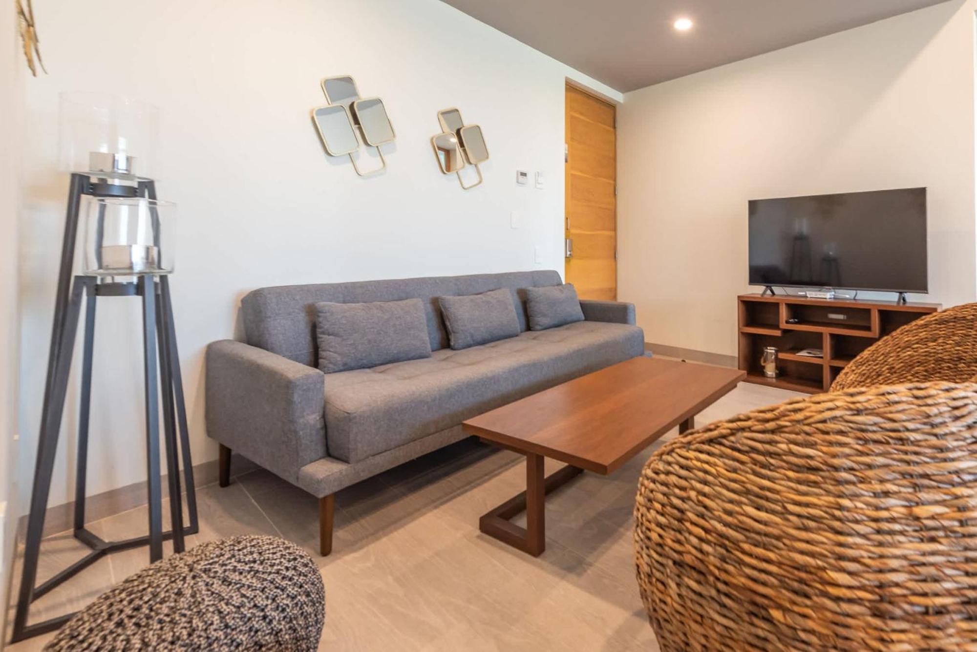 Apartment Luxury 2bd 2ba Ocean View 200m From