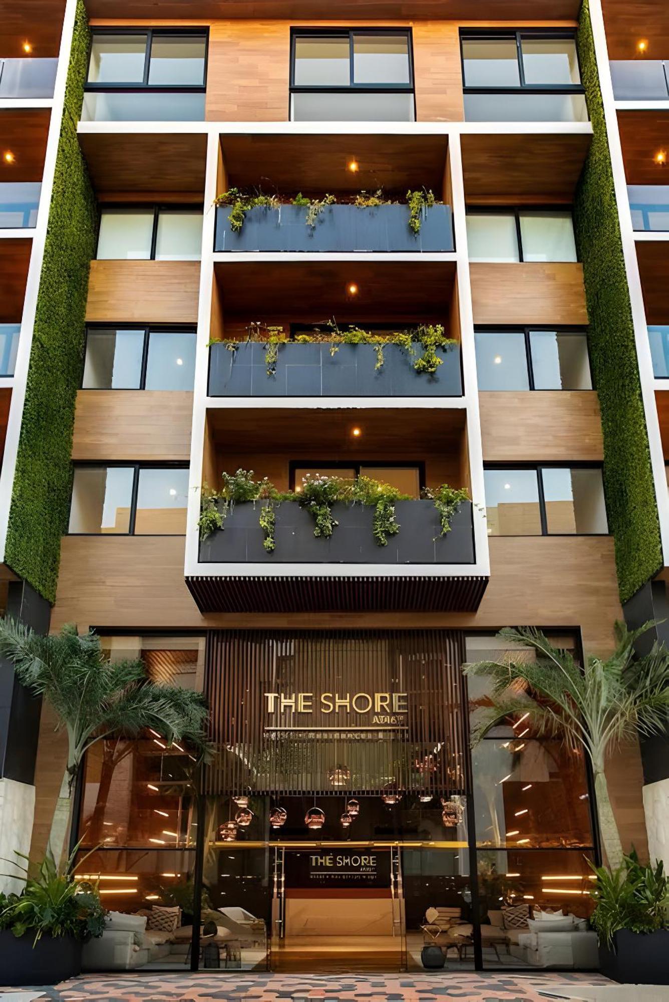 The Shore - Chic Getaway - Steps Away *