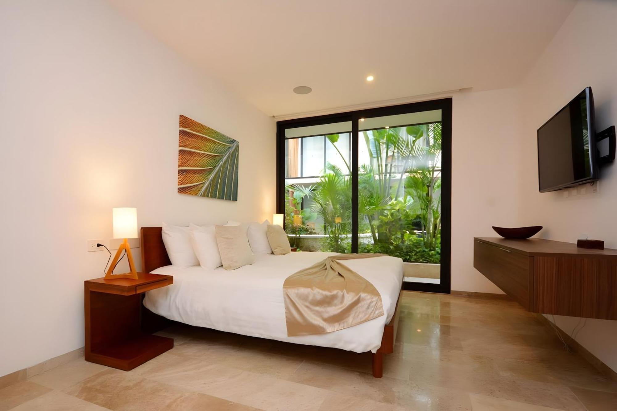 The Shore - Chic Getaway - Steps Away Apartment Playa del Carmen