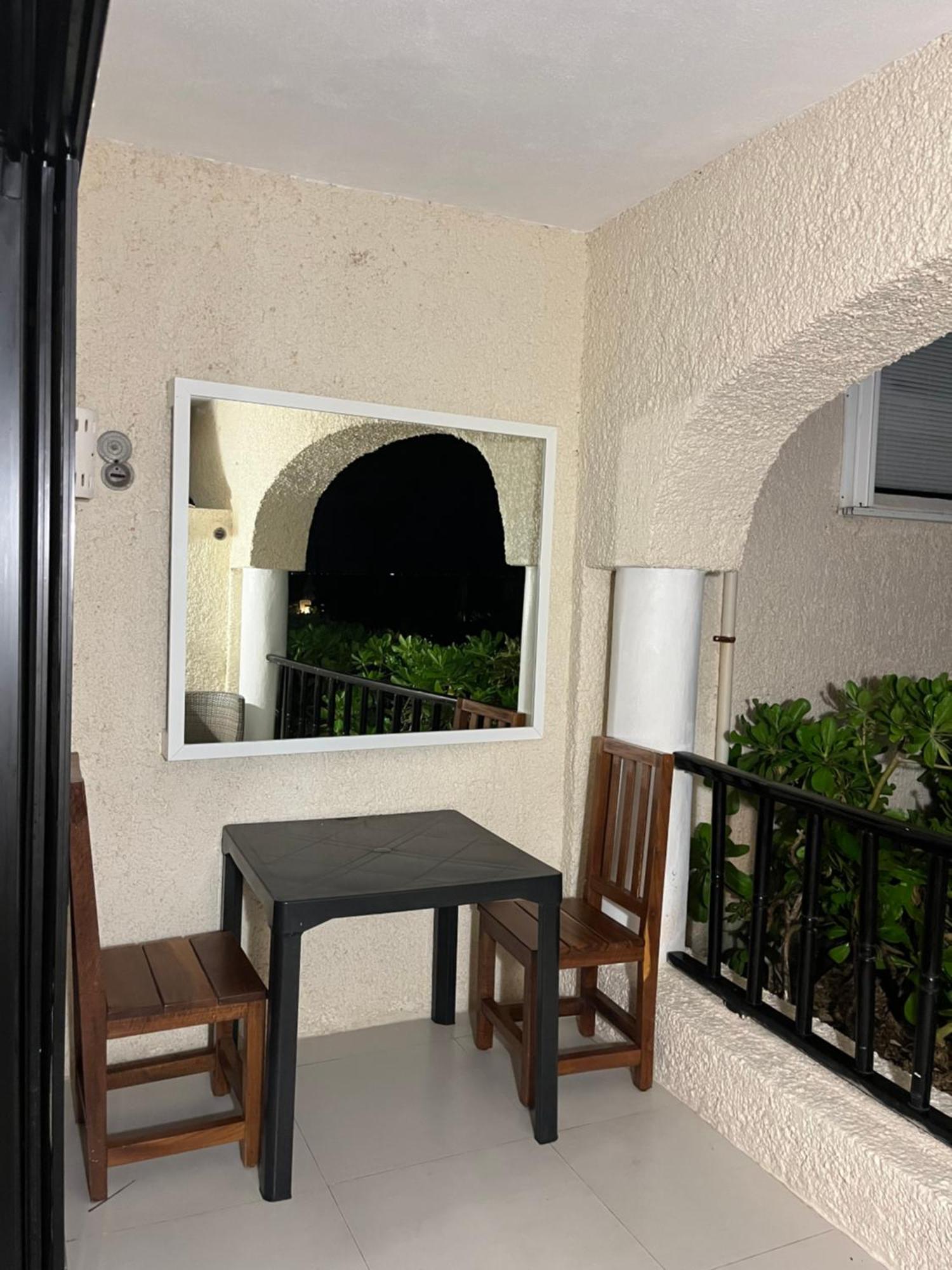 Beachfront 1 Bedroom Ocean View Apartment