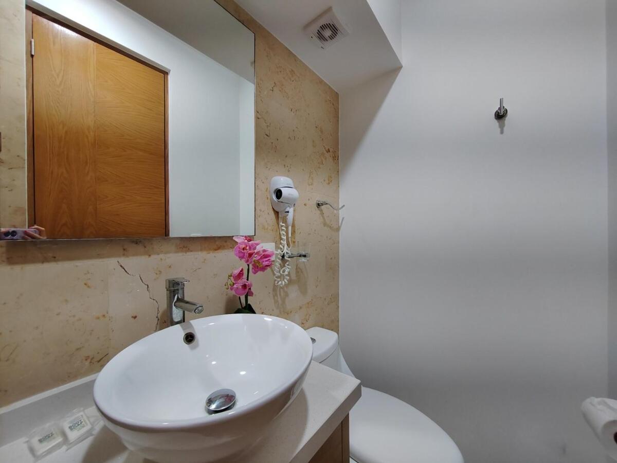 Playa Retreat With Pool, Near 5th Avenue & Apartment *