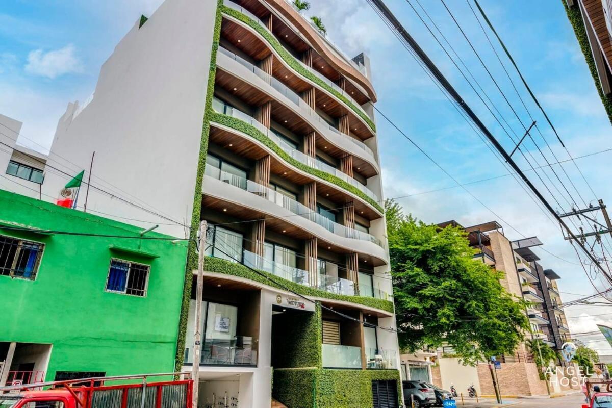 Adorable Rooftop Pool, Reliable Wifi, Near 5th Ave *