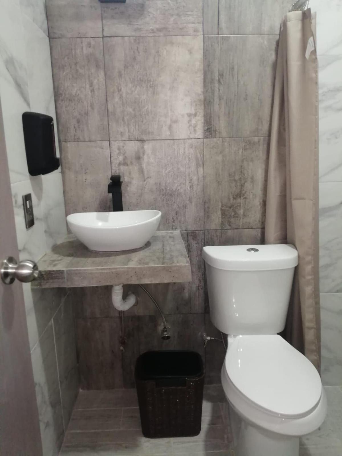 Lovely Centric Private Balcon Fast Internet Apartamento *