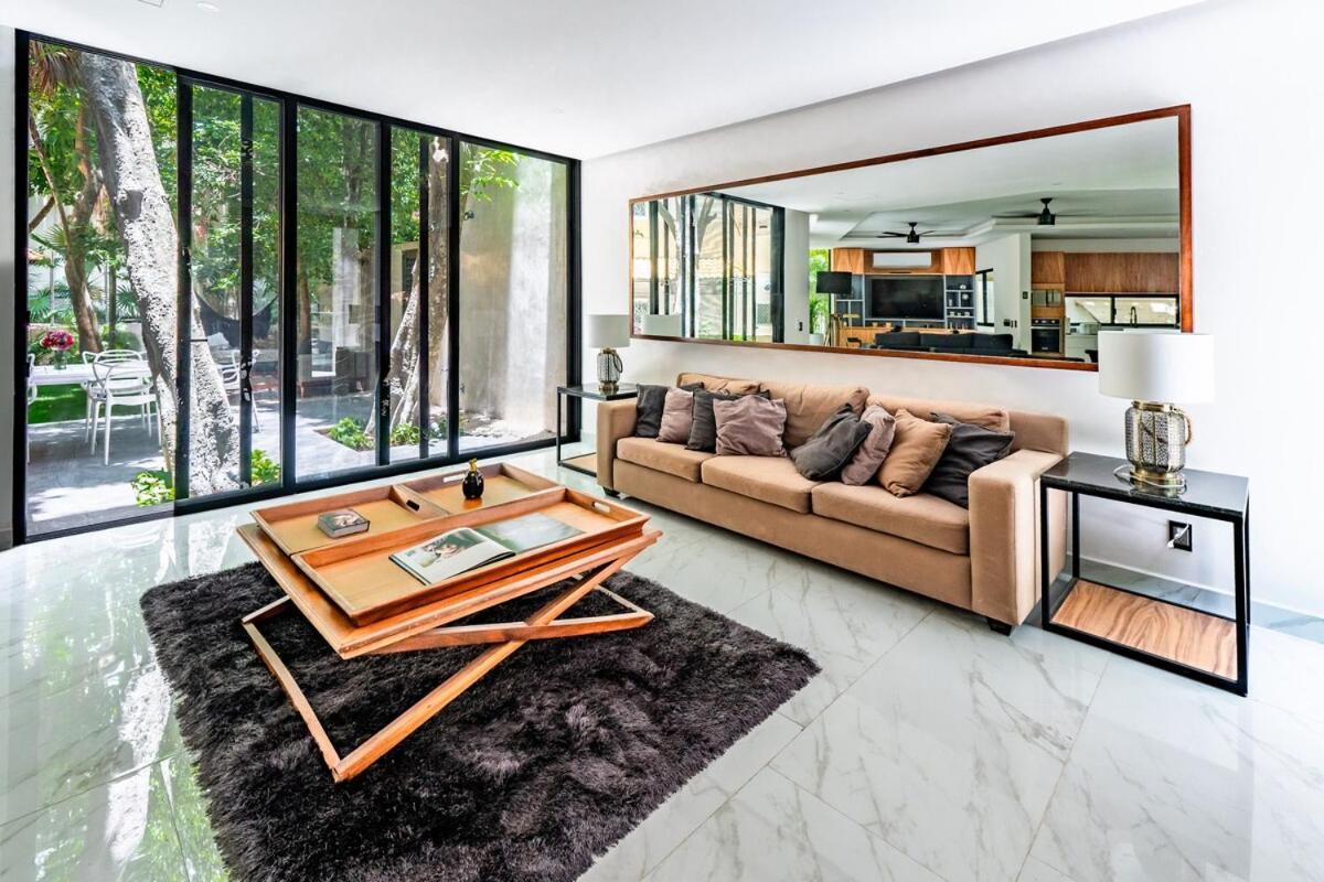 Apartment Stunning Modern With Pool And Access