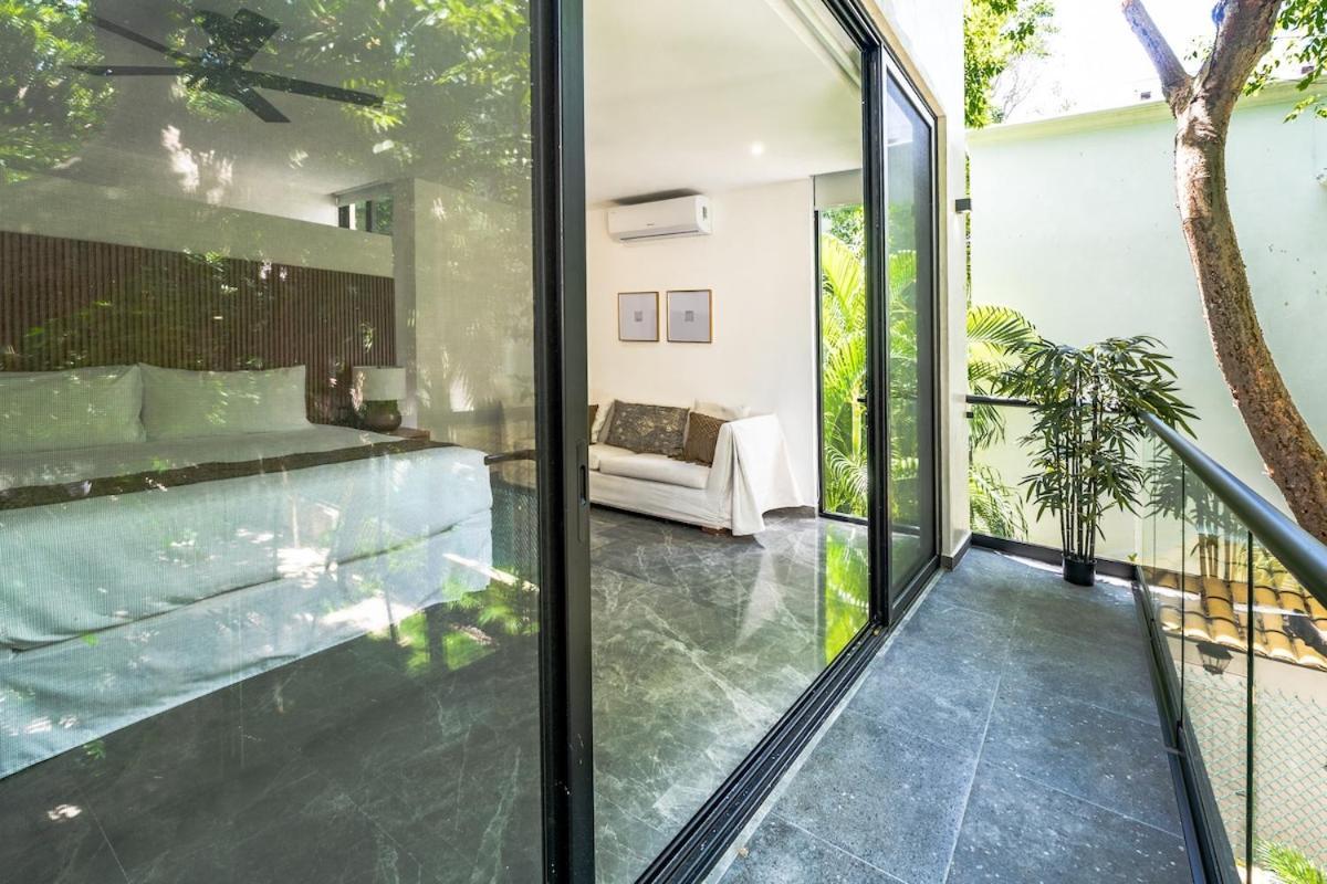 Stunning Modern With Pool And Access *