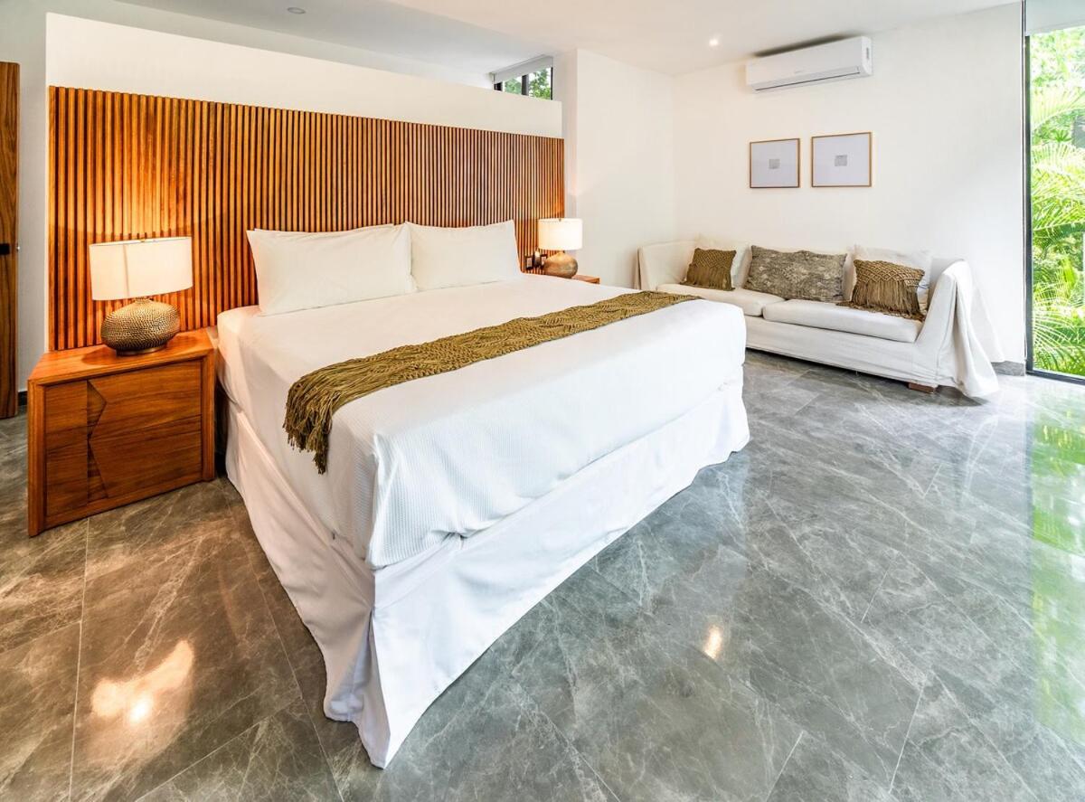 Stunning Modern With Pool And Access Apartment *