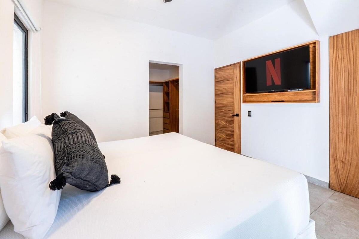 Magnificent One Block From Playacar * Playa del Carmen