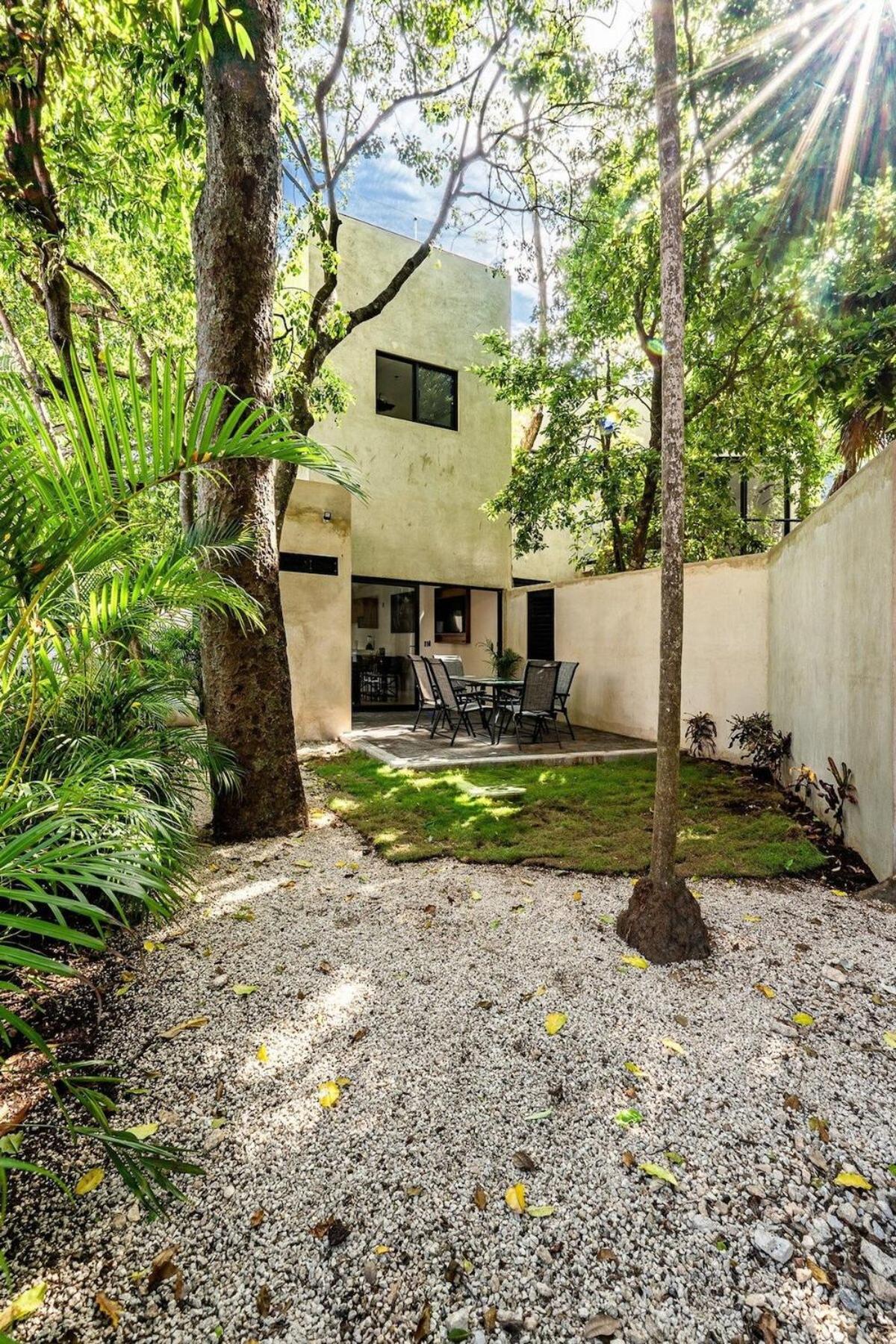 Magnificent One Block From Playacar Apartment *