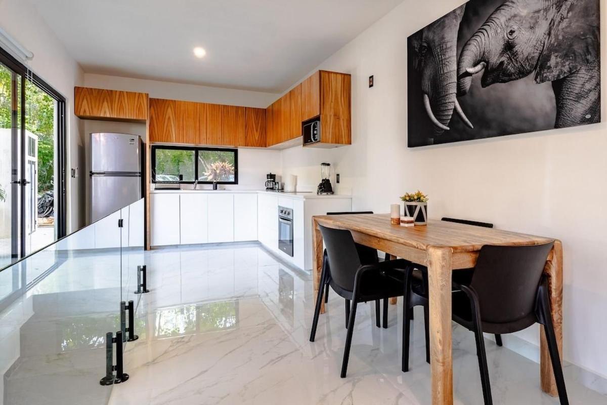 Apartment Magnificent One Block From Playacar *