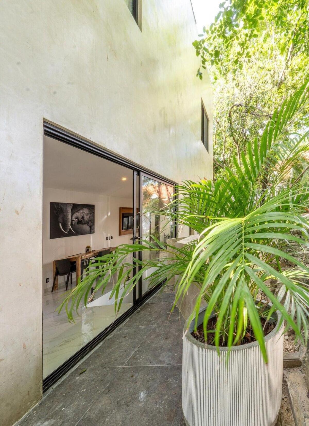 Apartment Magnificent One Block From Playacar