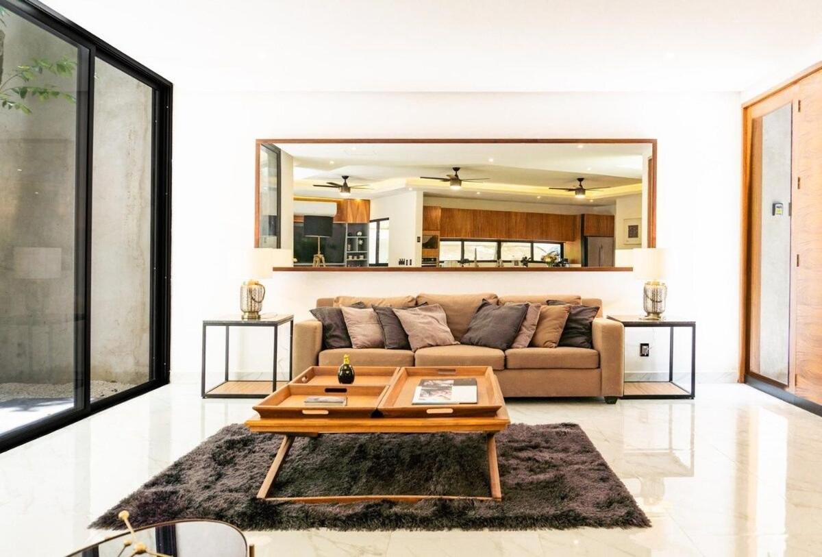 Magnificent One Block From Playacar Apartment *