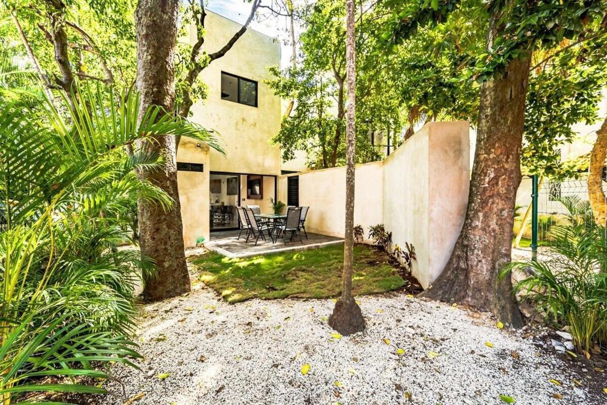Magnificent One Block From Playacar