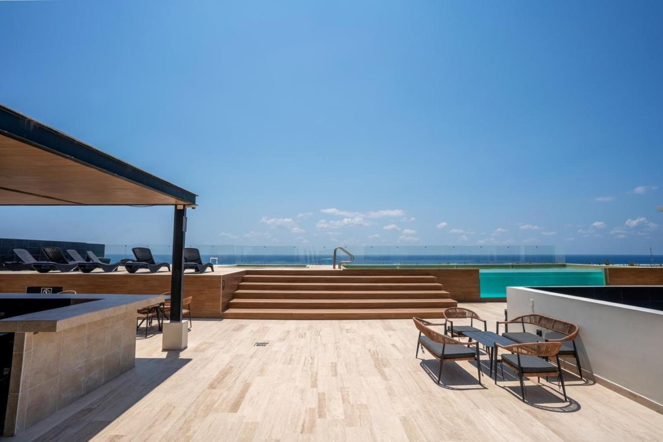 Apartment 2br W/ Rooftop Oceanview & Centric Location Playa del Carmen