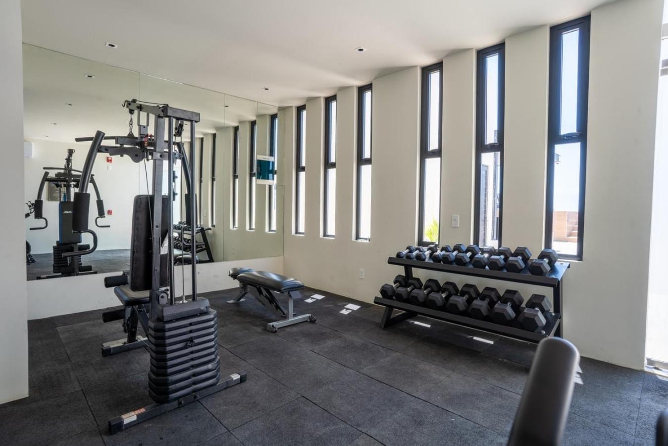 2br W/ Rooftop Oceanview & Centric Location