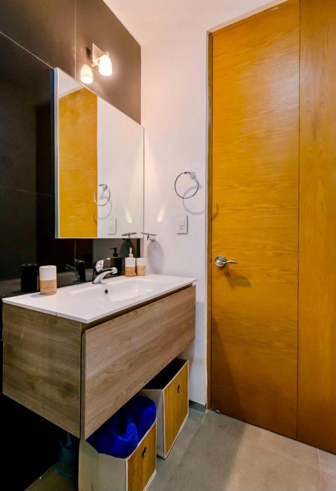 Beautiful Equipped In Great Location! Apartment