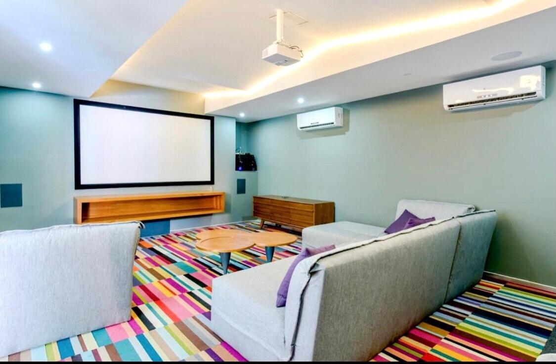 Beautiful Equipped In Great Location! Apartment *