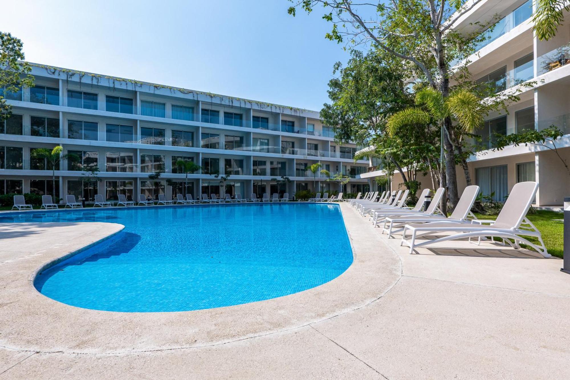 Poolside Palms At Tl B305 *