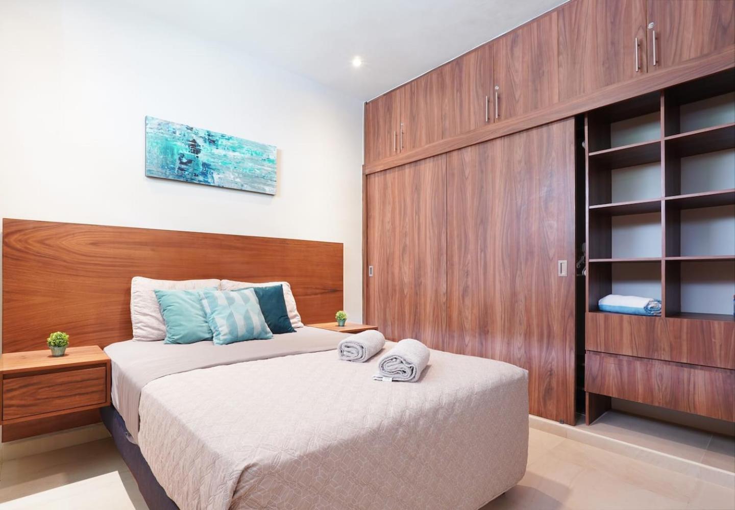 Coto8 10min To Beach, Gym, Pool,wifi 200mb Holiday home