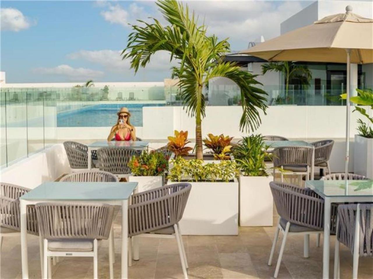 Serenada Apartahotel *