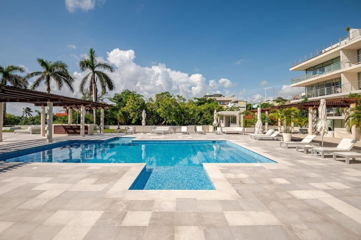 Spacious And Modern 3br, Pools, Gym And Private Parking Next To Apartment Playa del Carmen