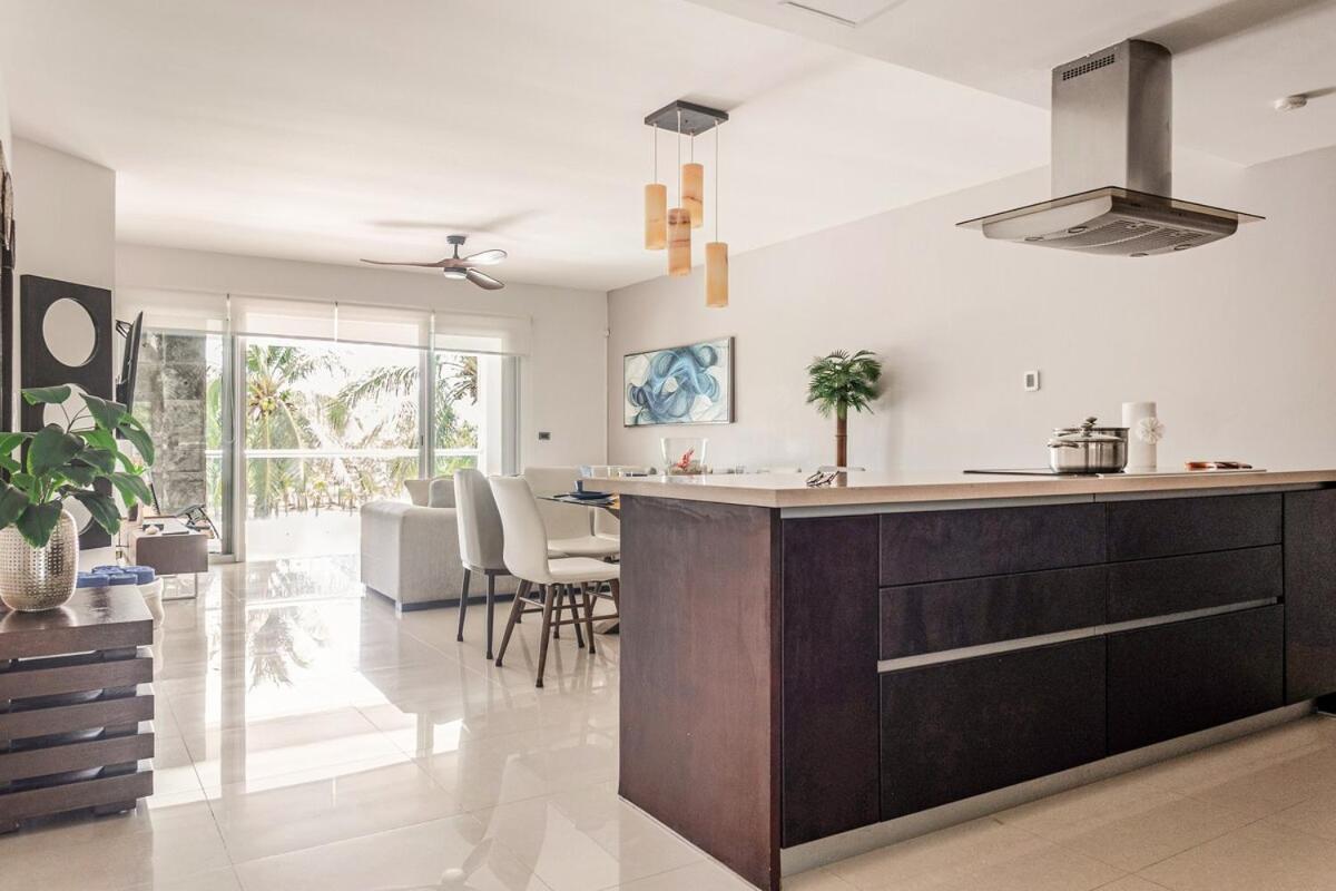 Front 2br 3bath Family Big Pool Jacuzzi Tenis Gym