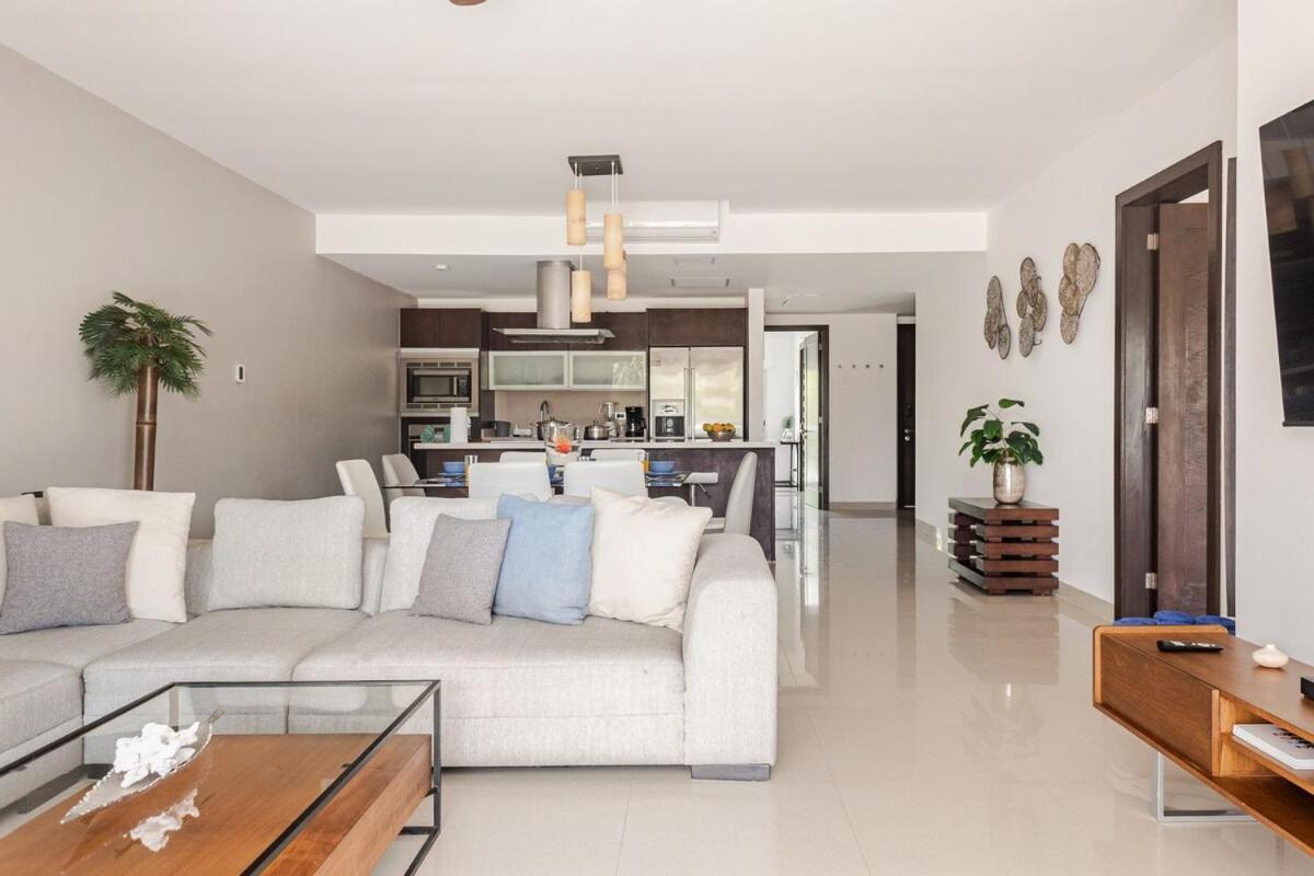 Front 2br 3bath Family Big Pool Jacuzzi Tenis Gym Apartment Playa del Carmen