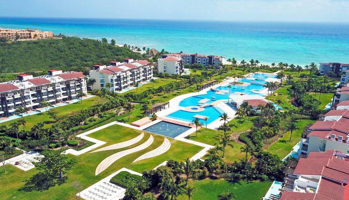 Front 2br 3bath Family Big Pool Jacuzzi Tenis Gym Apartment Playa del Carmen